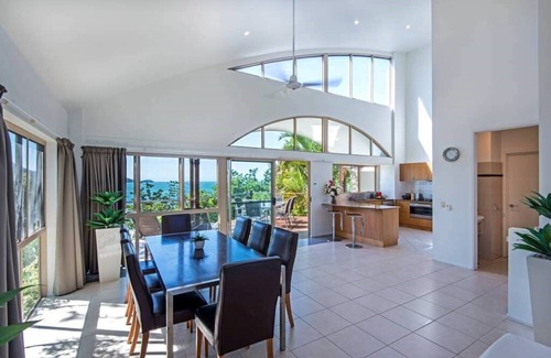 Hamilton Island Apartment | Cooinda Gardens 5, Beautiful Apartment on Hamilton Island