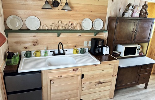 New Plymouth Cottage | Cookie Cottage Centrally Located Within The Hocking Hills
