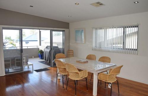 South West Rocks House | Cool and Calm - Bring your own linen