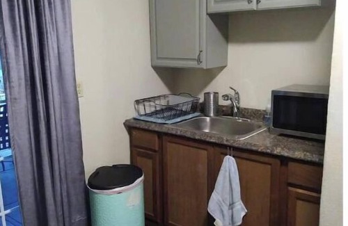 White Center House | Cool & cozy city retreat -15 min drive to Seattle!
