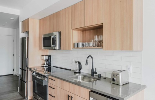 Squire Park Apartment | Cool First Hill Jr 1BR w/Gym, Coworking & Games, by Blueground