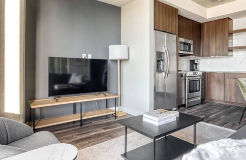 Golden Triangle Apartment | Cool Golden Triangle 1BR w/ Pool, Gym & W/D, next to Park, by Blueground
