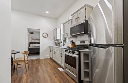 East Central House | Cool Historic Remodel, 5 min walk to the U
