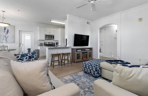 Gilbert Condo | Cool off in the Pool |King Master |Renovated |Gym |BBQ |Close to Downtown Gilbert Hiking & Golf