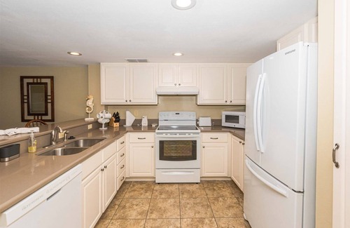 Rockport Condo | Cool Runnings | Water Views + Access to Hot Tub!