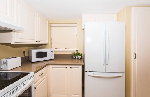 Rockport Condo | Cool Runnings | Water Views + Access to Hot Tub!