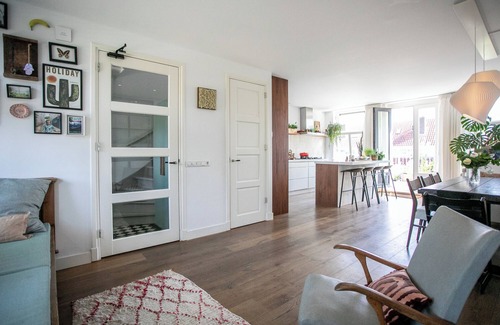 IJplein en Vogelbuurt House | Coolest House on the Block - Tranquil Location, Just 10 Minutes to the City