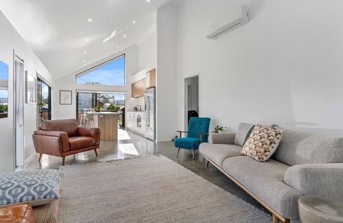 Mangawhai House | Cooper Bach - Modern, well-equipped, family friendly home - small dogs on request