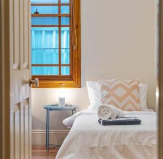 West Croydon Villa | Coopers Cottage - Private Pool with Guest House