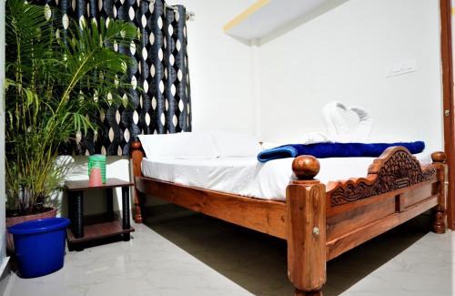 Kushalnagar House | Coorg peacock feathers home stay