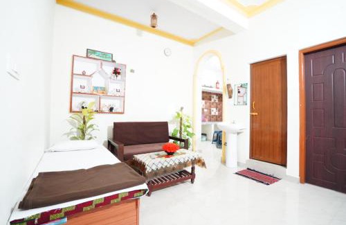 Kushalnagar House | Coorg peacock feathers home stay