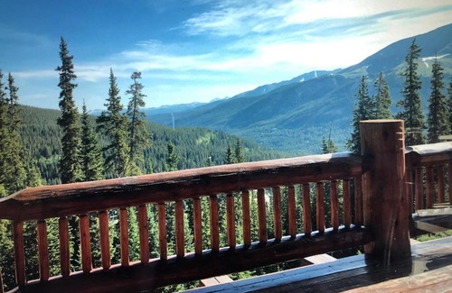 Quandary Village House | Copper Hideaway - Large Exquisite Cabin In The Rocky Mountains! cabin