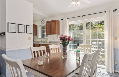 Manzanita Cottage | Coral Cottage MCA#832-Perfect for families with kids. Close to town and beach