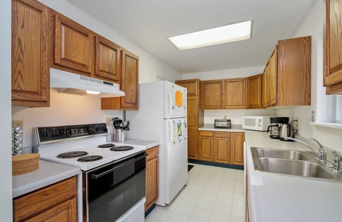 Manzanita Cottage | Coral Cottage MCA#832-Perfect for families with kids. Close to town and beach