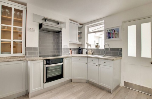 Kessingland House | Coral Cottage - Two Bedroom House, Sleeps 4