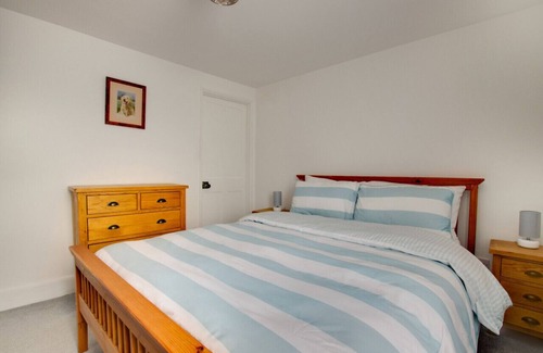 Kessingland House | Coral Cottage - Two Bedroom House, Sleeps 4