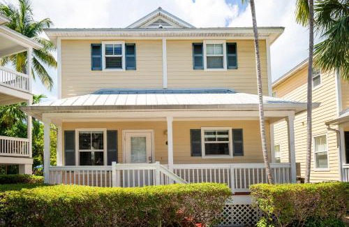 Key West House | Coral Hammock Poolside Home