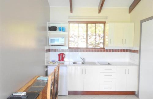 Shute Harbour Hotel | Coral Point Lodge