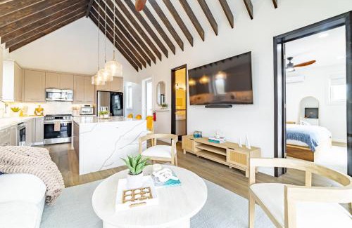 San Pedro Villa | Coral Reef Casa with Private Hot Tub and Pool at Mahogany Bay