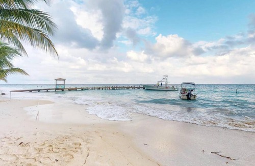 West Bay Apartment | Coral Sand By The Beach, West Bay