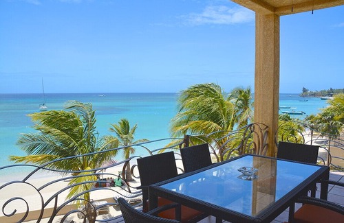 West Bay Condo | Coral Sands #3 Beach Front luxury condo on West Bay Beach. 3 bed 3 bath