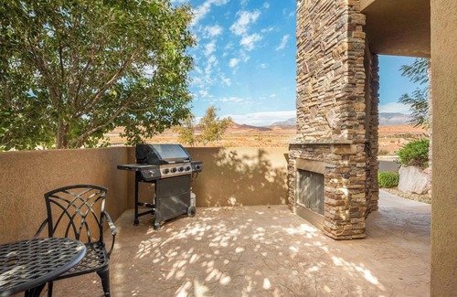 St. George Condo | Coral Springs Getaway - Outdoor and Indoor Heated Pool - Close to Zion National Park