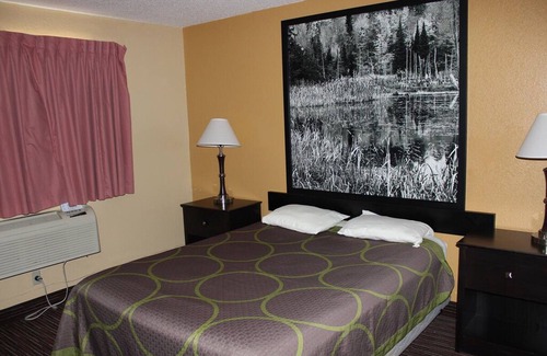 Stillwater Hotel | Coratel Inn & Suites Stillwater - 1 King Bed Non-Smoking