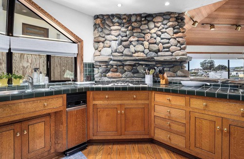 Opal Cliffs House | Corcoran Beachhouse - Stunning ocean views!