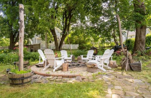 Lee House | Cordelia by AvantStay Amazing Backyard 10mins from Stockbridge
