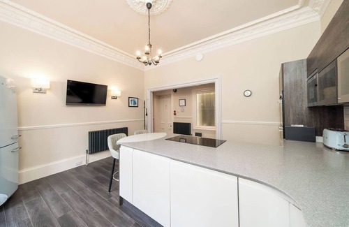 Dundee Apartment | Cordis Apartment - A Trendsetter's Residence