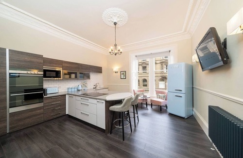 Dundee Apartment | Cordis Apartment - A Trendsetter's Residence