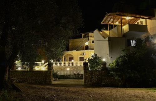 Dafnata Apartment | Corfu Room apartment in the center of the Island