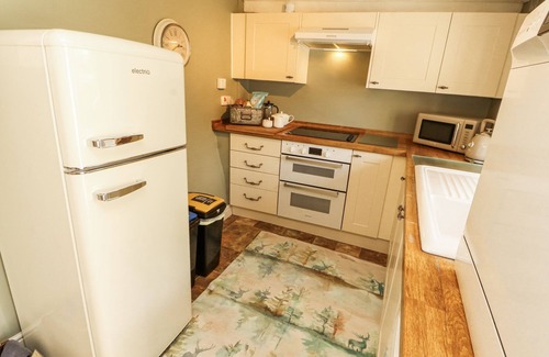 Ingleton Cottage | CORNER COTTAGE, pet friendly, character holiday cottage in Ingleton
