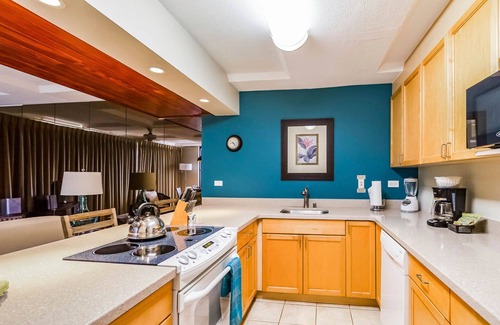 Makaha Condo | Corner Oceanfront 1BR Condo w/Panoramic Views