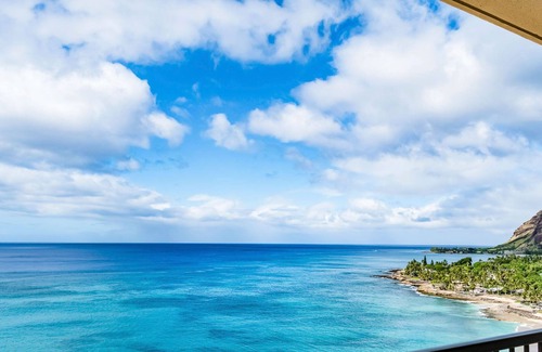 Makaha Condo | Corner Oceanfront 1BR Condo w/Panoramic Views