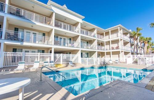 Crystal Beach House | Corner of Paradise Beach View Pool