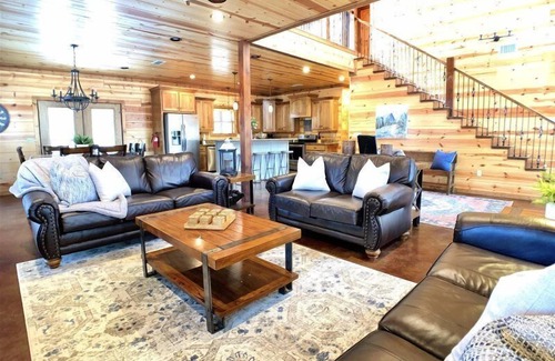 Broken Bow Cabin | Cornerstone in Hochatown/Broken Bow, OK