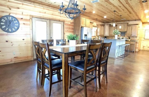 Broken Bow Cabin | Cornerstone in Hochatown/Broken Bow, OK