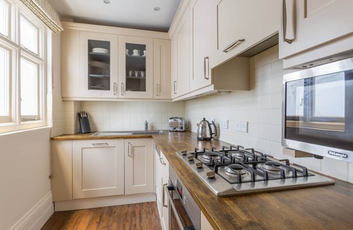 Queen's Gate Apartment | Cornwall Gardens XX by onefinestay