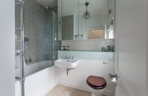Queen's Gate Apartment | Cornwall Gardens XX by onefinestay