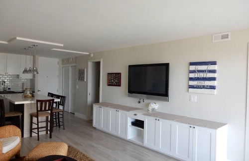 Coronado Condo | Coronado Shores - Beautiful Family Friendly Remodeled Condo At The Beach