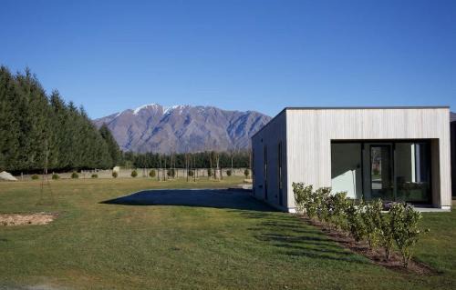 Speargrass Flat Ski Chalet | Coronet View Chalet