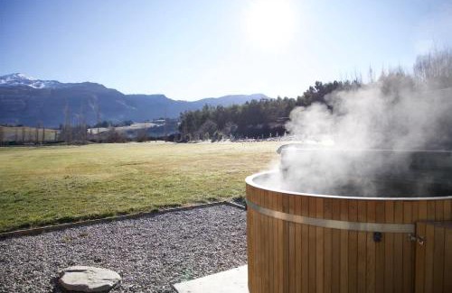 Speargrass Flat Ski Chalet | Coronet View Chalet