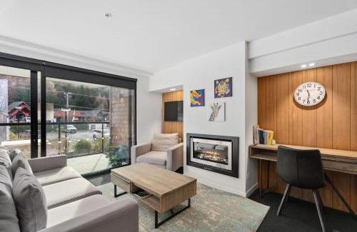 Arthur's Point Apartment | Coronet Views at La Residence du Parc