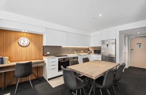 Arthur's Point Apartment | Coronet Views at La Residence du Parc