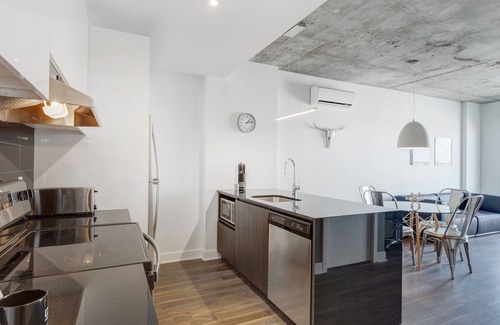 Brossard Apartment | Corporate Stays | Lumeo | Modern 1BR