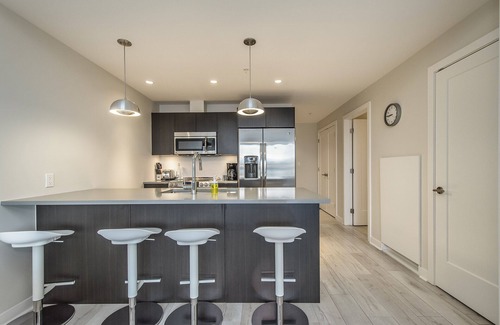 Downtown Apartment | Corporate Stays - Luxurious 1BR Apartment with Upscale Amenities and City Views