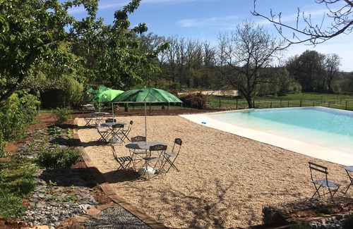 Saint-Maurice-en-Quercy House | Corps de Ferme Rénovée en une Maison de Campagne et Gîtes Avec Piscine