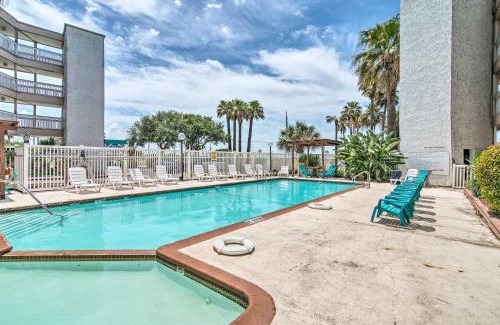 North Beach Apartment | Corpus Christi Condo with Community Amenities!