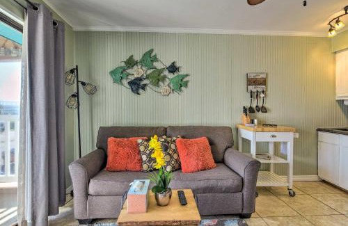 North Beach Apartment | Corpus Christi Condo with Community Amenities!